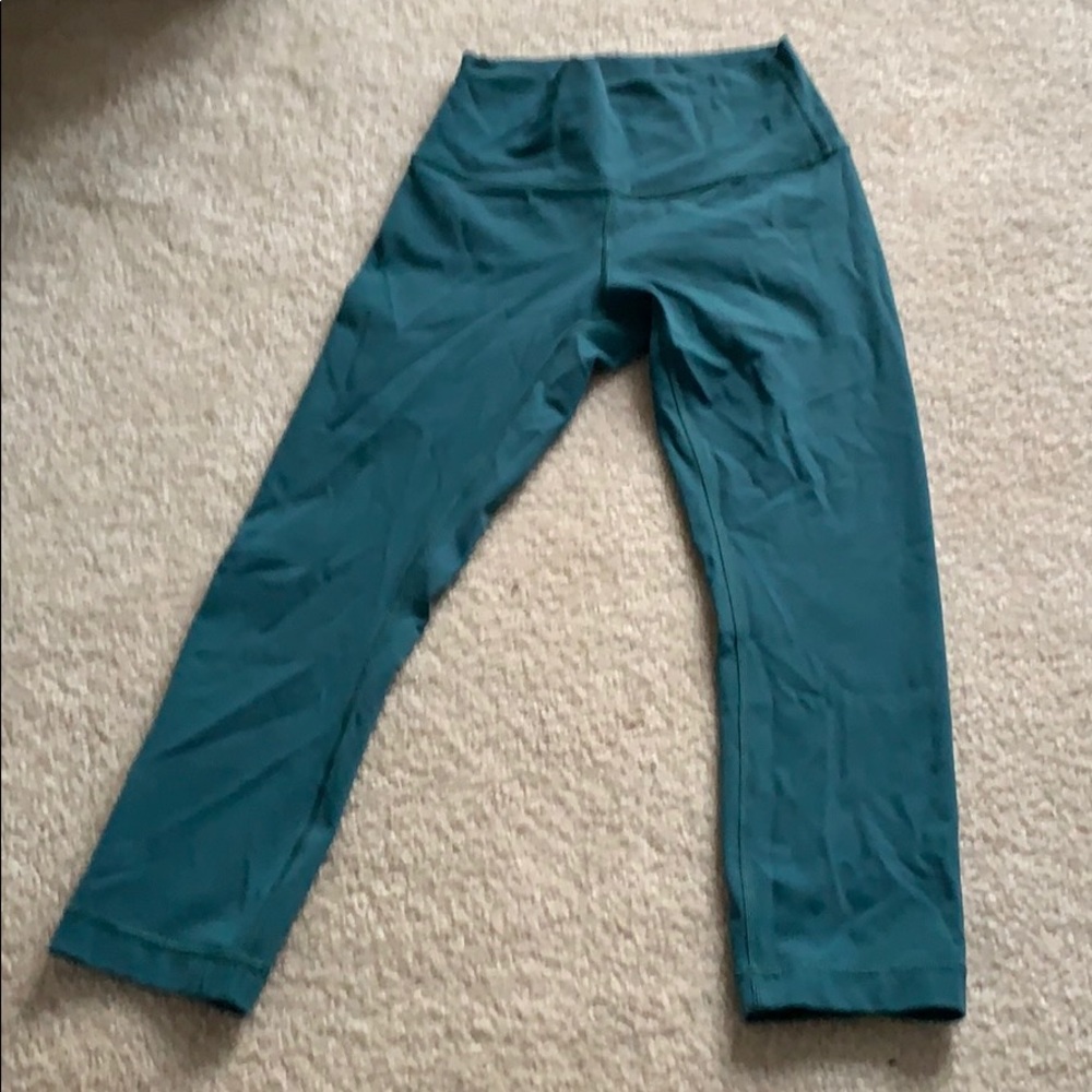 Lululemon Wunder Under size 4